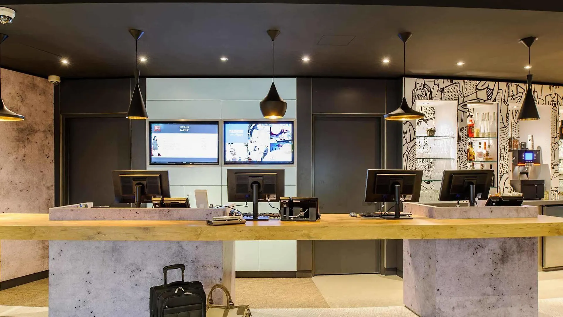 Ibis Hamburg City 3*,
