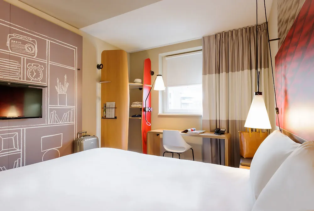 Ibis Hamburg City 3*,